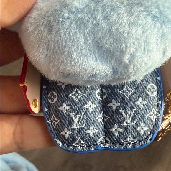 Louis Vuitton -Vivienne Fashionista bag charm made of mink fur and leather - Picture 7 of 10